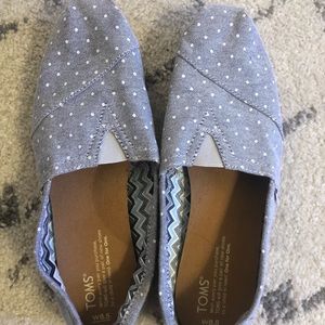 Polka dot Toms